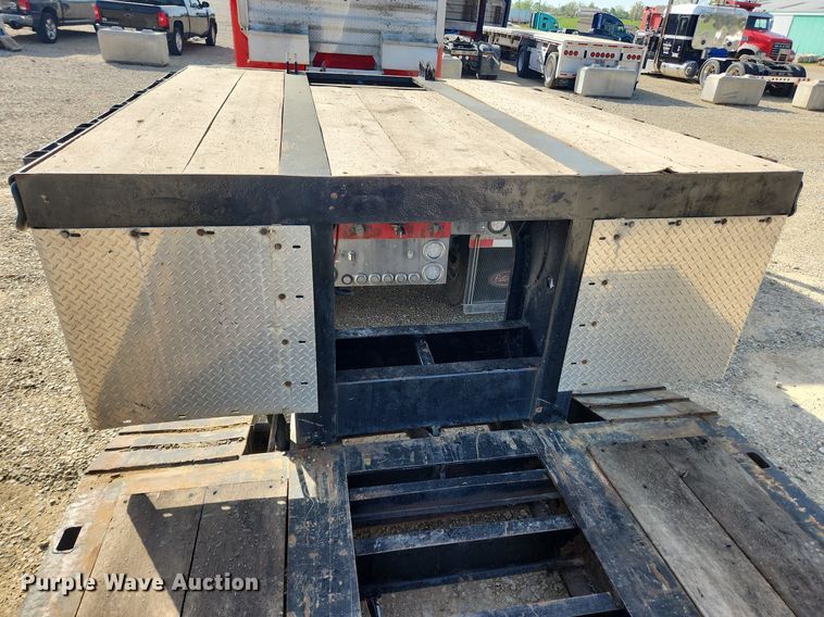 image for item MW9715 2007 XL Specialized Trailers XL 80 MFG  lowboy equipment trailer