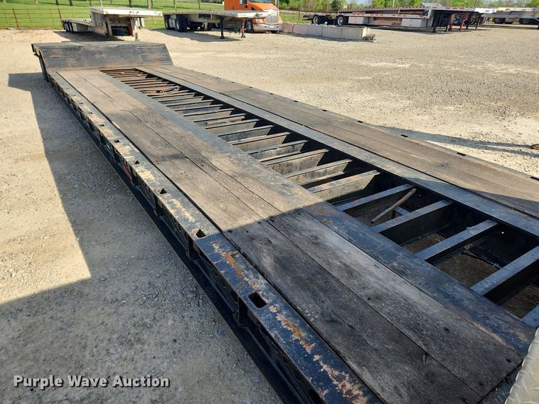 image for item MW9715 2007 XL Specialized Trailers XL 80 MFG  lowboy equipment trailer