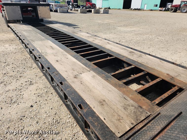 image for item MW9715 2007 XL Specialized Trailers XL 80 MFG  lowboy equipment trailer