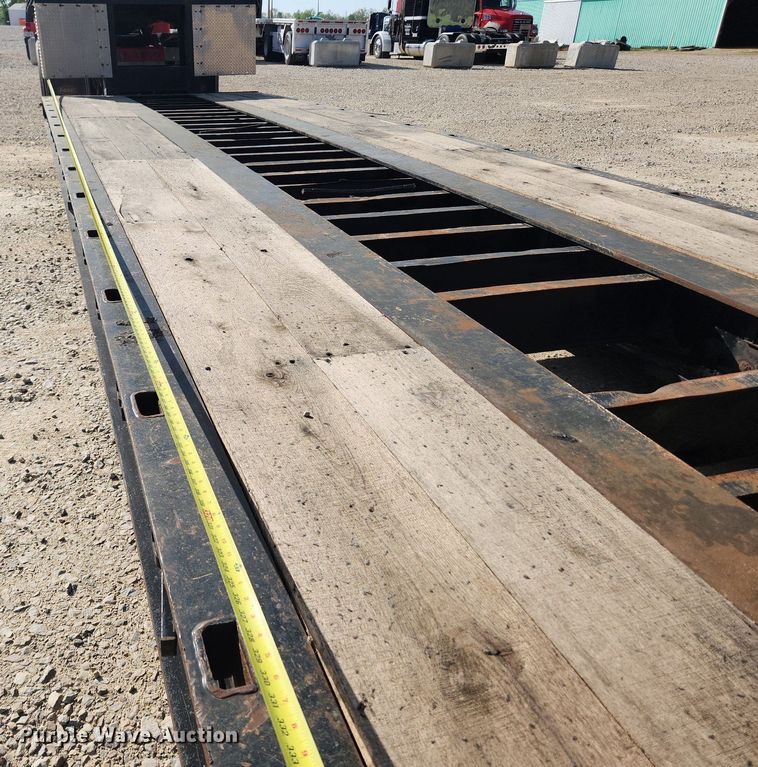 image for item MW9715 2007 XL Specialized Trailers XL 80 MFG  lowboy equipment trailer