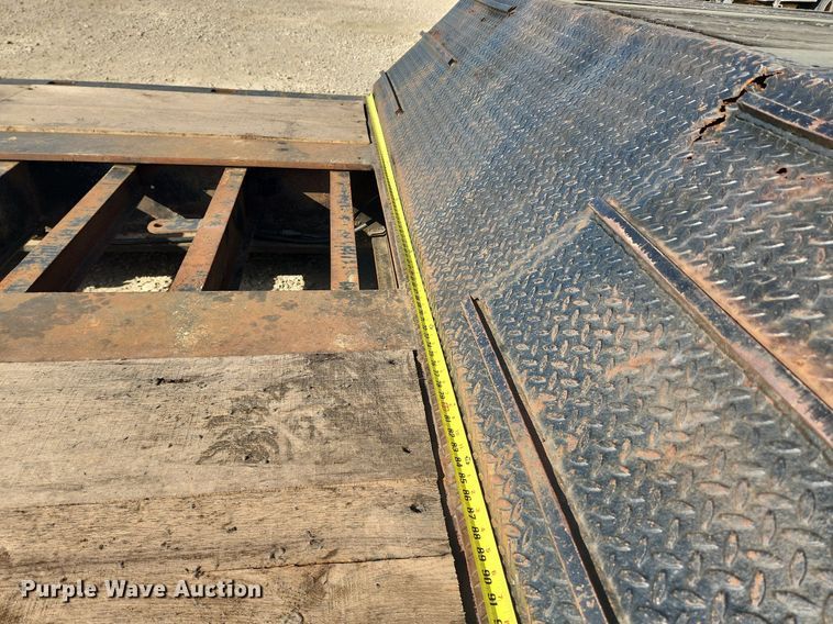 image for item MW9715 2007 XL Specialized Trailers XL 80 MFG  lowboy equipment trailer