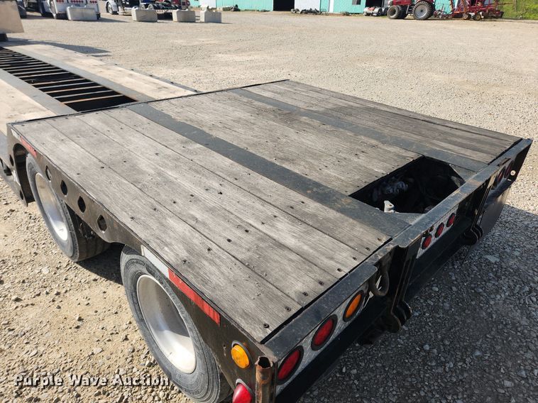 image for item MW9715 2007 XL Specialized Trailers XL 80 MFG  lowboy equipment trailer