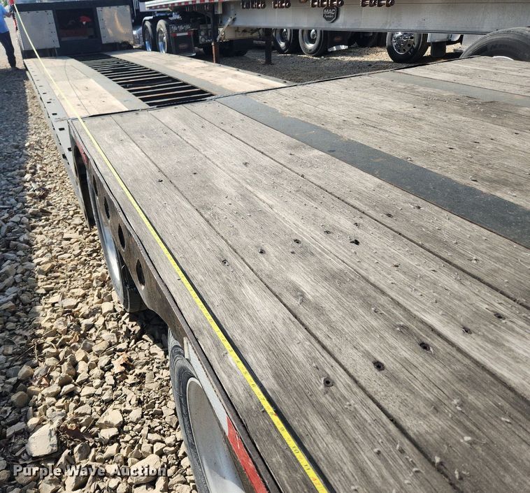 image for item MW9715 2007 XL Specialized Trailers XL 80 MFG  lowboy equipment trailer