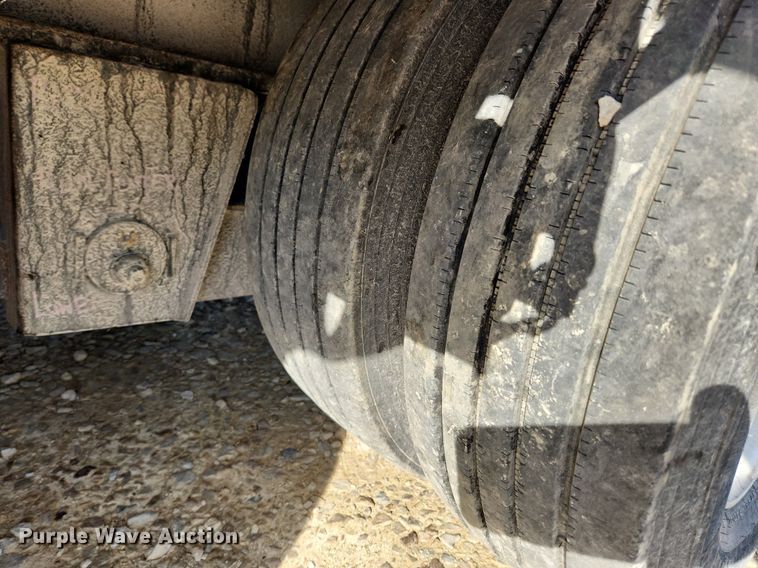 image for item MW9715 2007 XL Specialized Trailers XL 80 MFG  lowboy equipment trailer