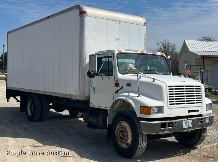 image for item MY9581 1994 International 4700  box truck