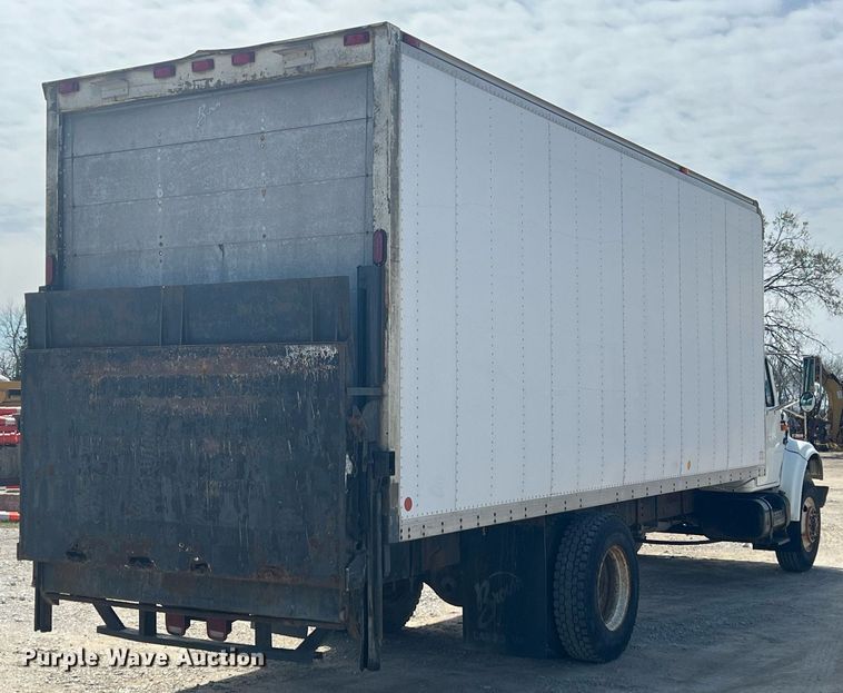 image for item MY9581 1994 International 4700  box truck