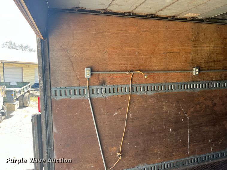 image for item MY9581 1994 International 4700  box truck