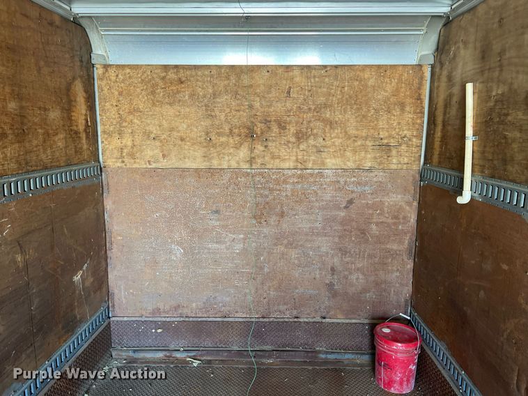 image for item MY9581 1994 International 4700  box truck