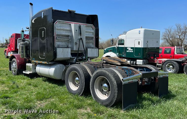 image for item MY9751 1997 Peterbilt 379  semi truck