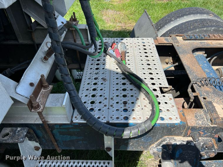 image for item MY9751 1997 Peterbilt 379  semi truck