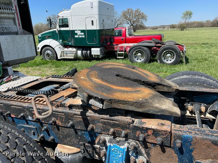 image for item MY9751 1997 Peterbilt 379  semi truck