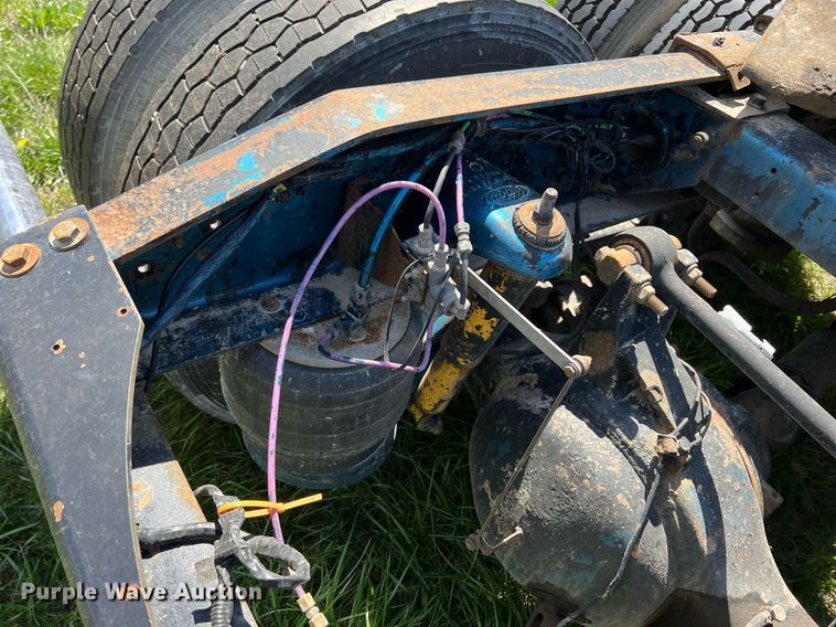 image for item MY9751 1997 Peterbilt 379  semi truck