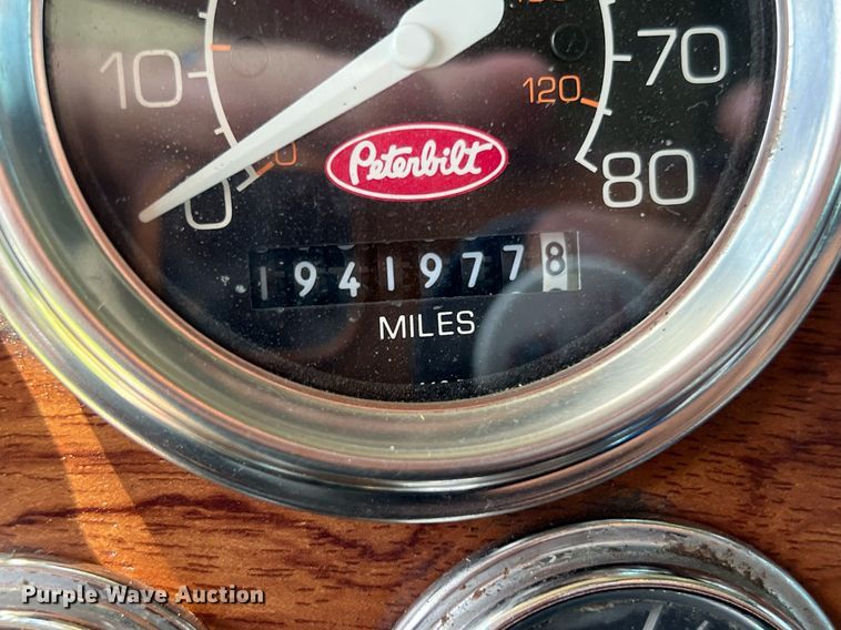 image for item MY9751 1997 Peterbilt 379  semi truck