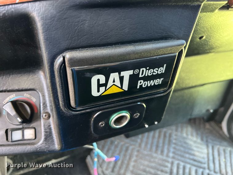 image for item MY9751 1997 Peterbilt 379  semi truck