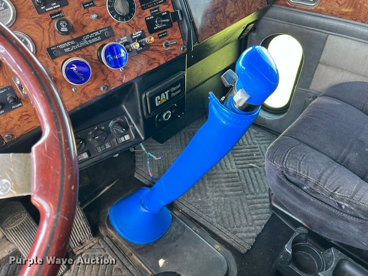 image for item MY9751 1997 Peterbilt 379  semi truck