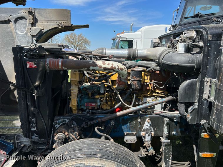 image for item MY9751 1997 Peterbilt 379  semi truck