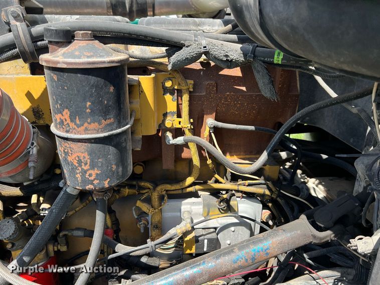 image for item MY9751 1997 Peterbilt 379  semi truck