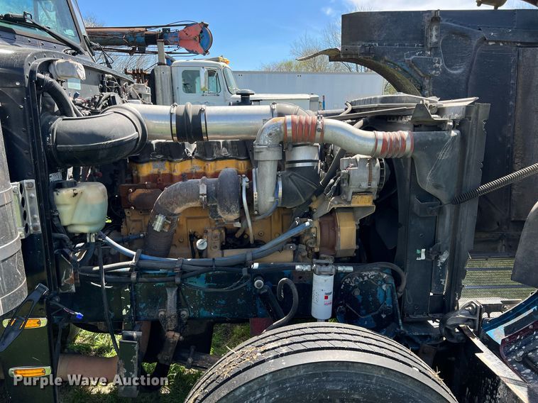 image for item MY9751 1997 Peterbilt 379  semi truck