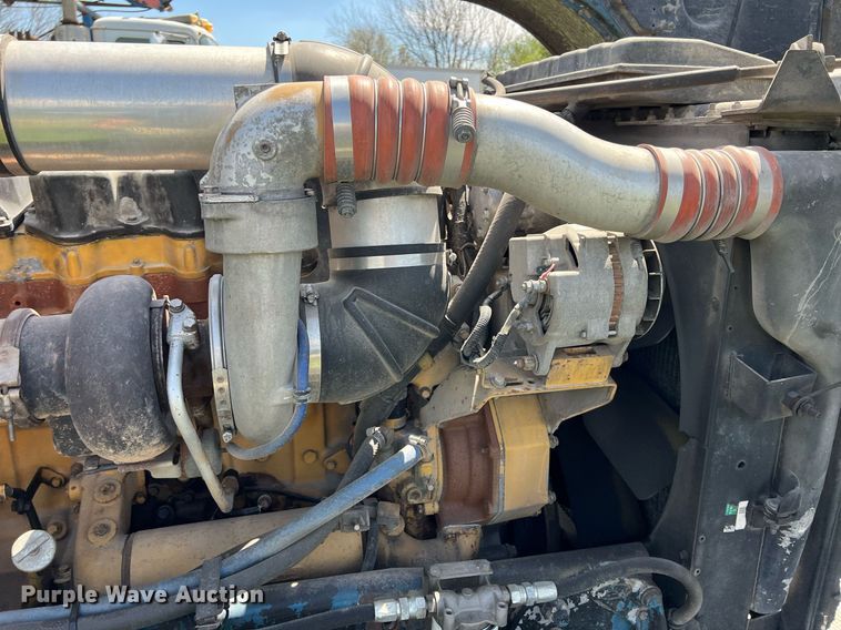 image for item MY9751 1997 Peterbilt 379  semi truck