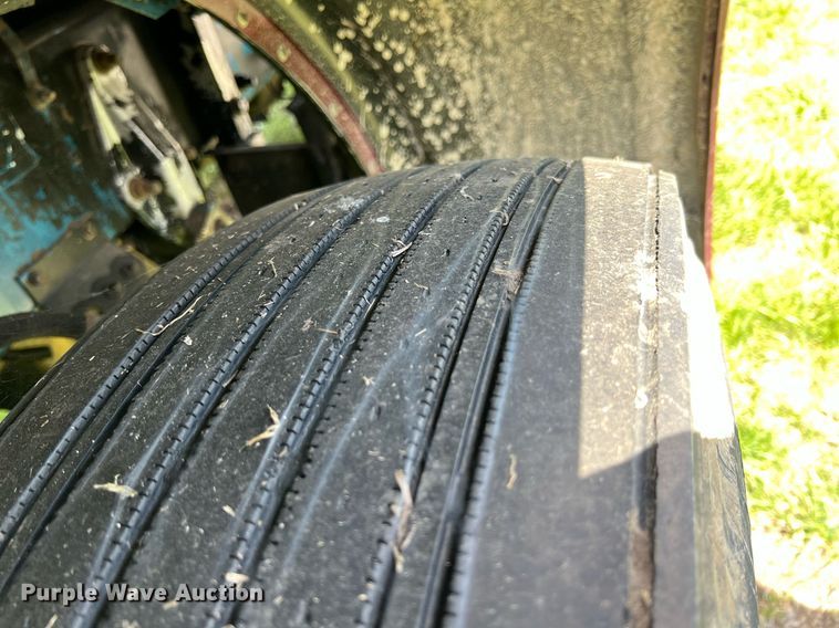 image for item MY9751 1997 Peterbilt 379  semi truck