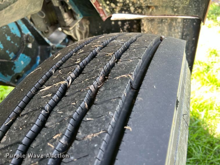 image for item MY9751 1997 Peterbilt 379  semi truck