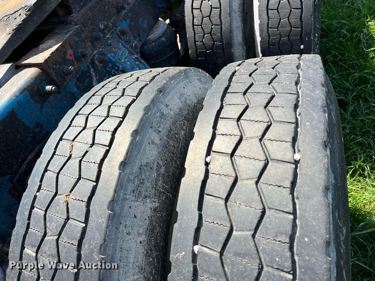 image for item MY9751 1997 Peterbilt 379  semi truck