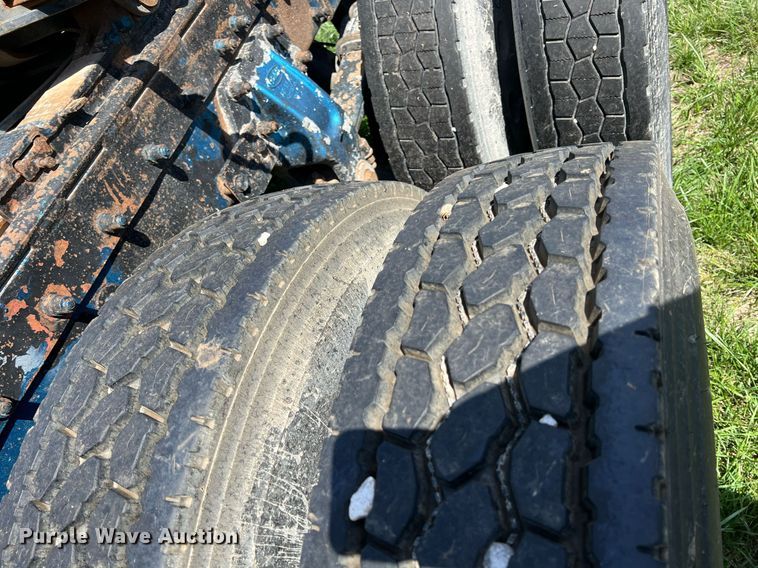 image for item MY9751 1997 Peterbilt 379  semi truck