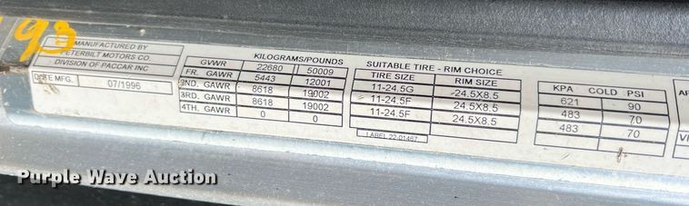 image for item MY9751 1997 Peterbilt 379  semi truck