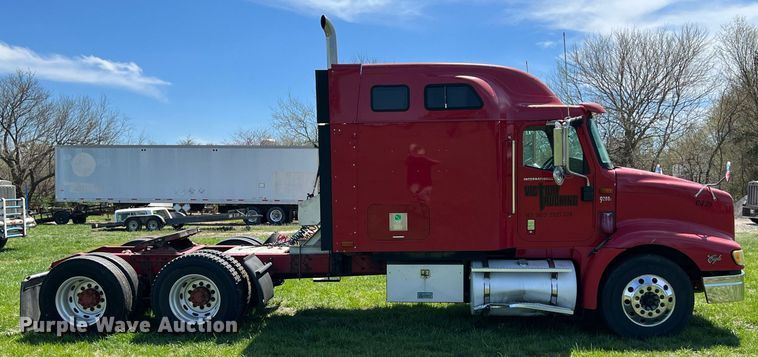 image for item MY9752 2006 International 9200i  semi truck