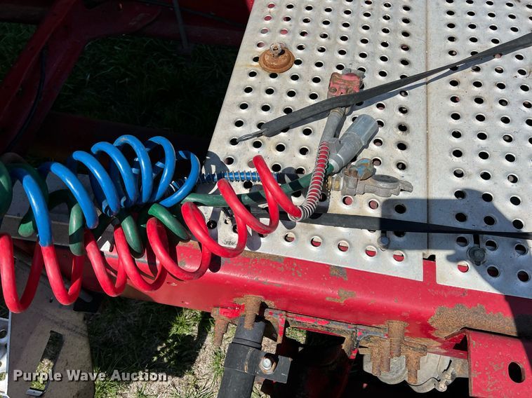 image for item MY9752 2006 International 9200i  semi truck