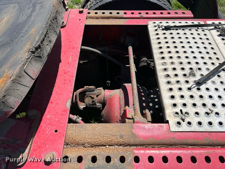 image for item MY9752 2006 International 9200i  semi truck