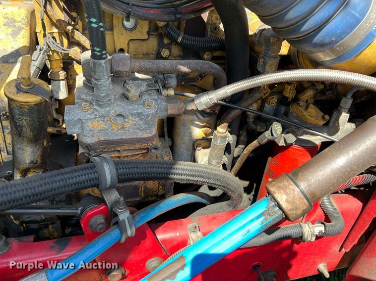 image for item MY9752 2006 International 9200i  semi truck