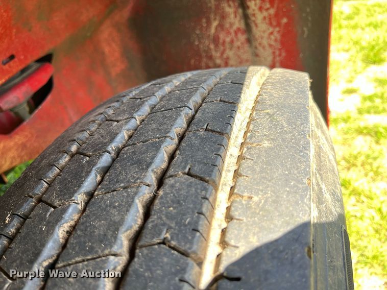 image for item MY9752 2006 International 9200i  semi truck