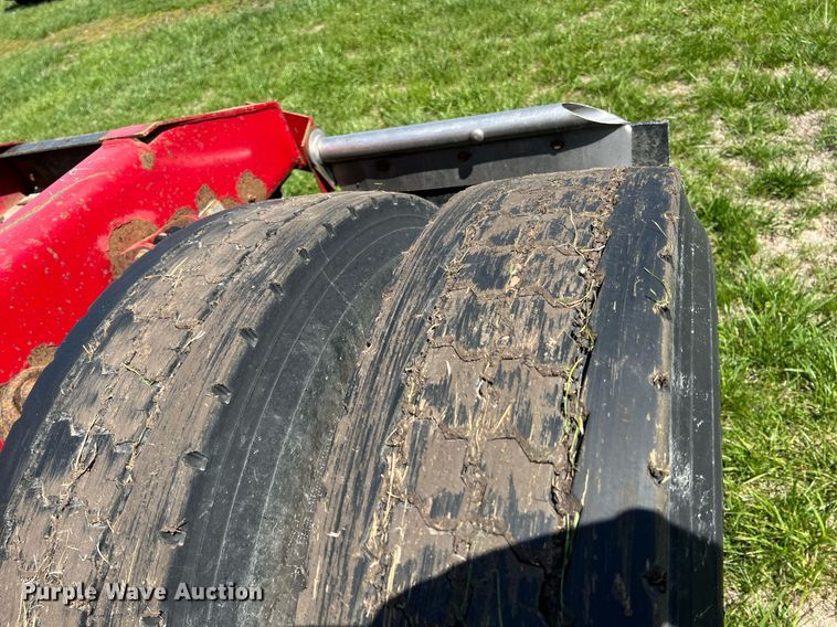 image for item MY9752 2006 International 9200i  semi truck