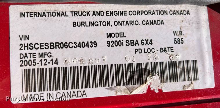 image for item MY9752 2006 International 9200i  semi truck