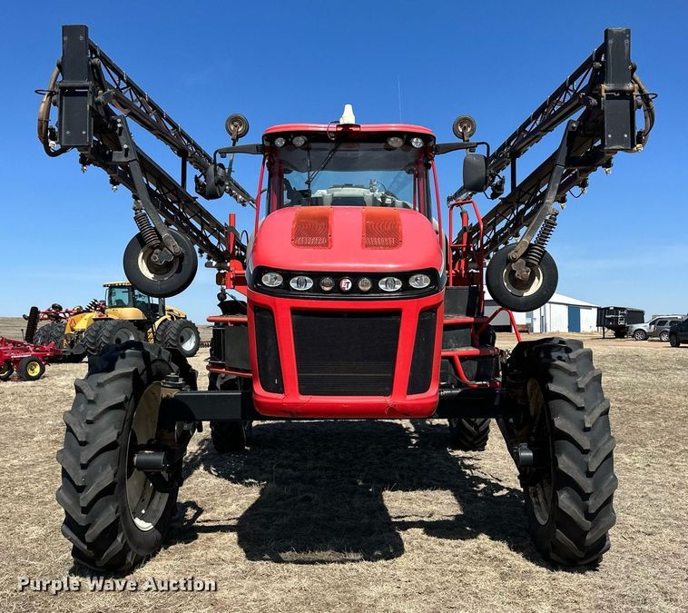 image for item DM2563 2011 Apache AS1020  sprayer