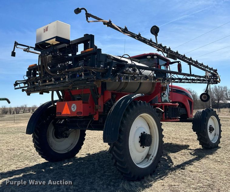image for item DM2563 2011 Apache AS1020  sprayer