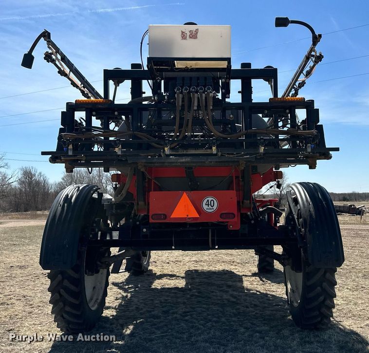 image for item DM2563 2011 Apache AS1020  sprayer