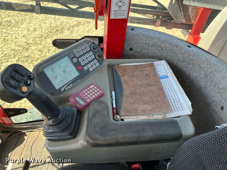 image for item DM2563 2011 Apache AS1020  sprayer