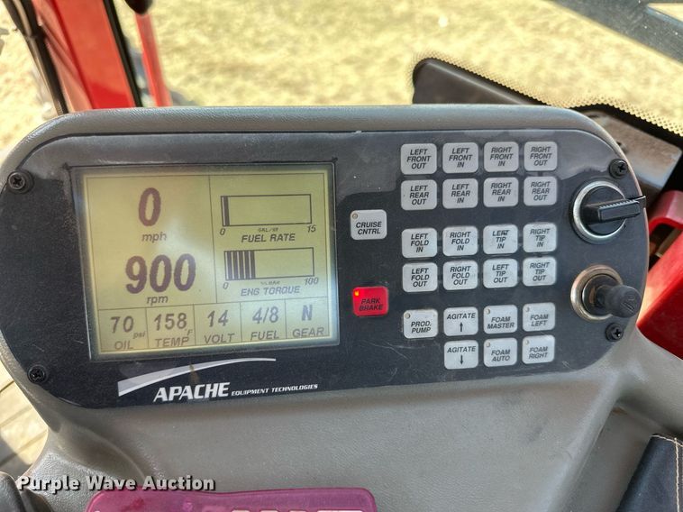 image for item DM2563 2011 Apache AS1020  sprayer