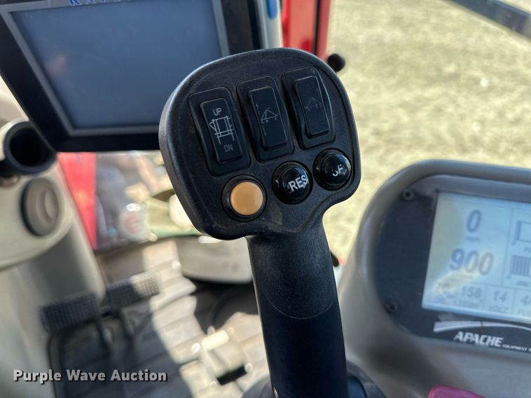 image for item DM2563 2011 Apache AS1020  sprayer