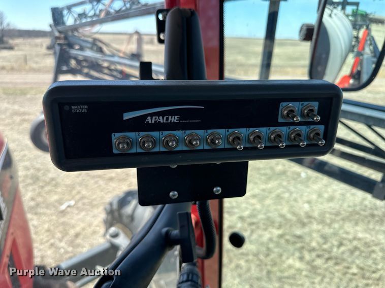 image for item DM2563 2011 Apache AS1020  sprayer