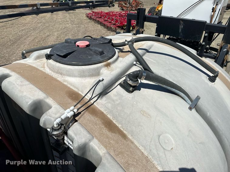 image for item DM2563 2011 Apache AS1020  sprayer