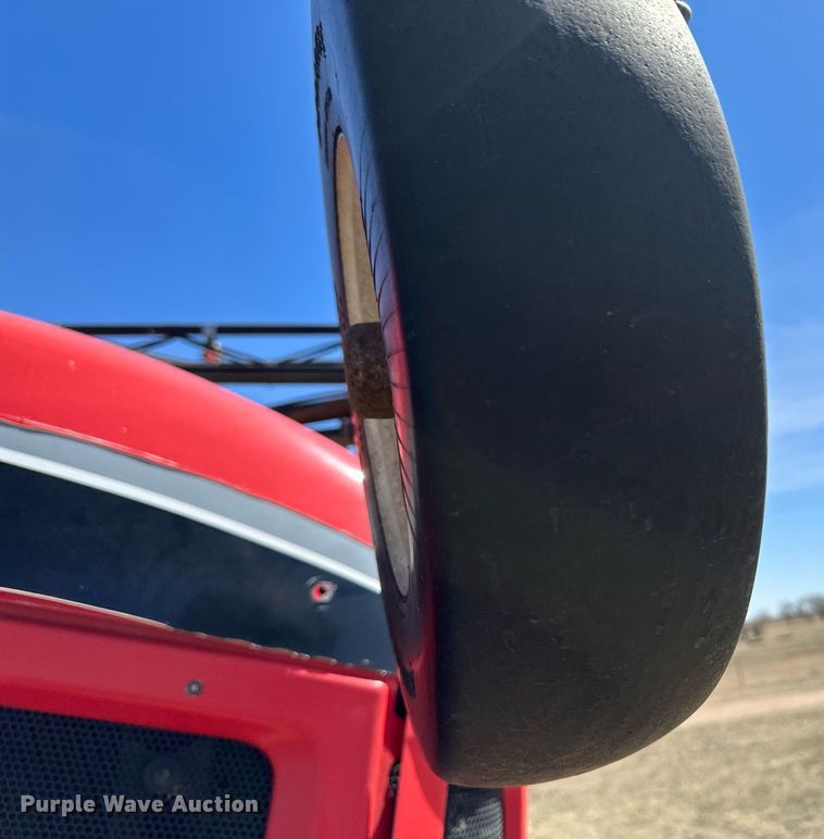 image for item DM2563 2011 Apache AS1020  sprayer