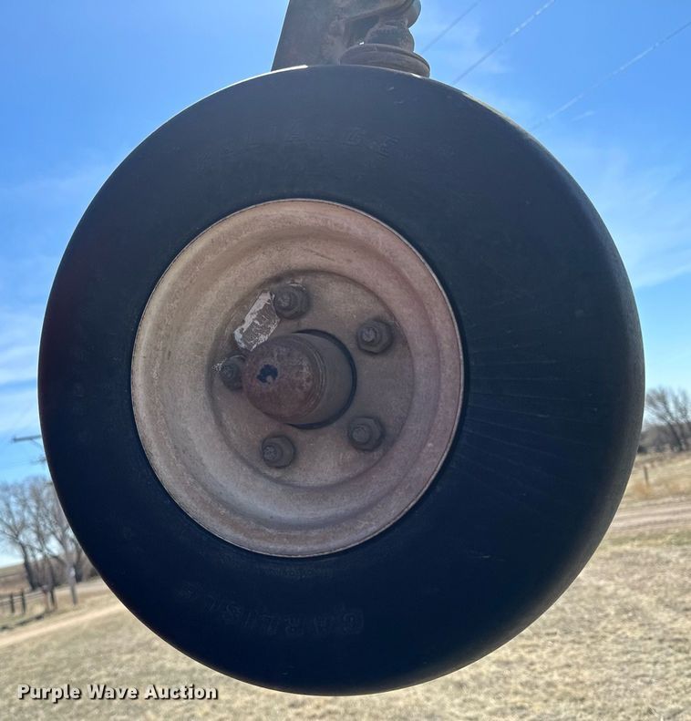 image for item DM2563 2011 Apache AS1020  sprayer