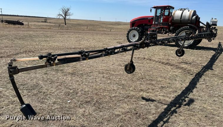 image for item DM2563 2011 Apache AS1020  sprayer