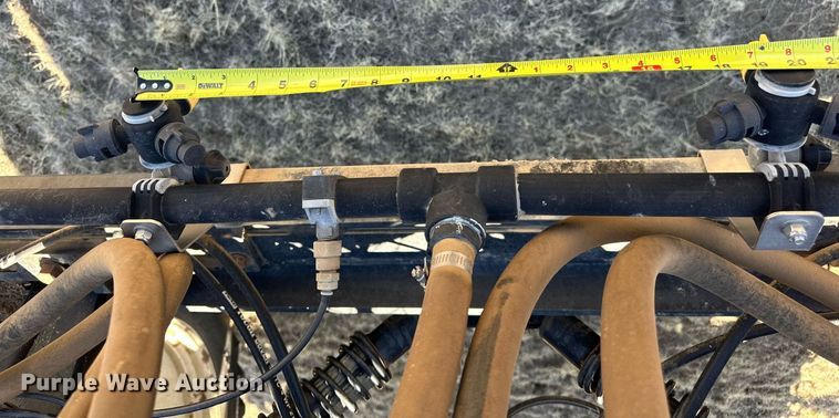 image for item DM2563 2011 Apache AS1020  sprayer