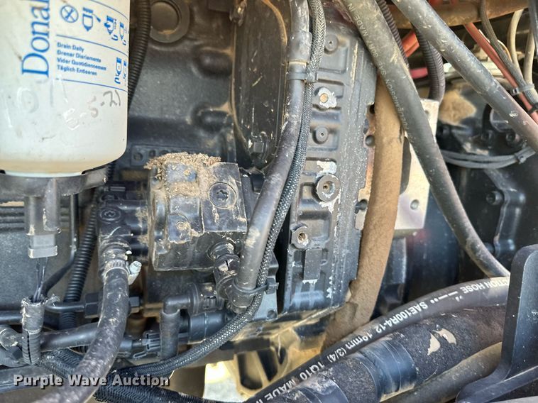 image for item DM2563 2011 Apache AS1020  sprayer