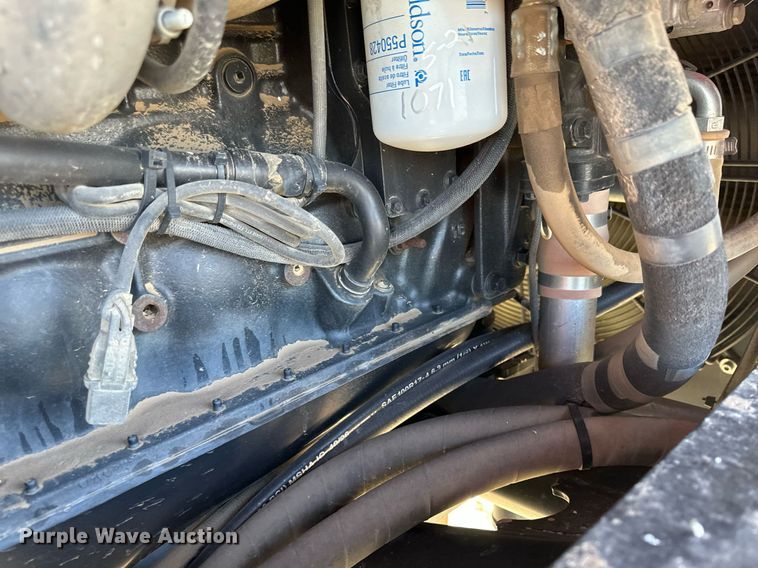 image for item DM2563 2011 Apache AS1020  sprayer