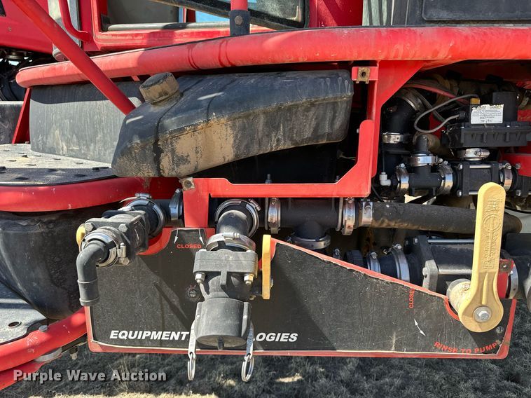 image for item DM2563 2011 Apache AS1020  sprayer